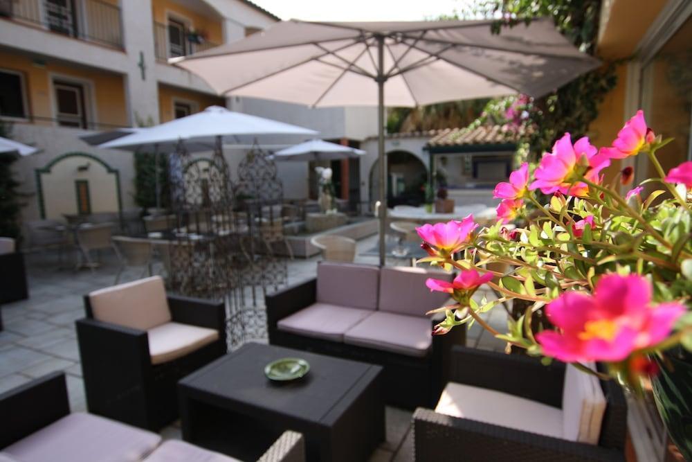 Logis Hotel Les II Mas - Perpignan Sud Cabestany Dış mekan fotoğraf