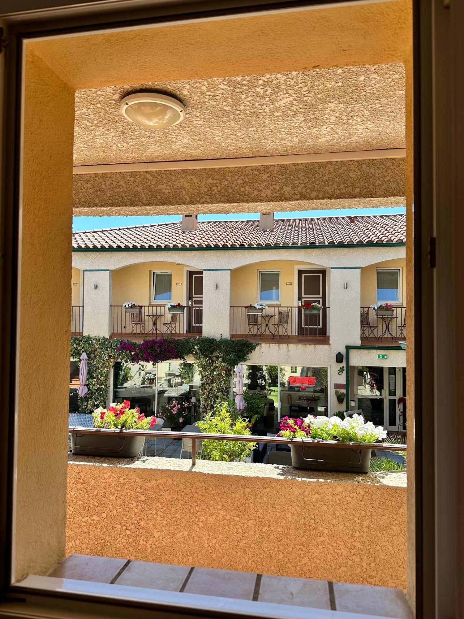 Logis Hotel Les II Mas - Perpignan Sud Cabestany Dış mekan fotoğraf